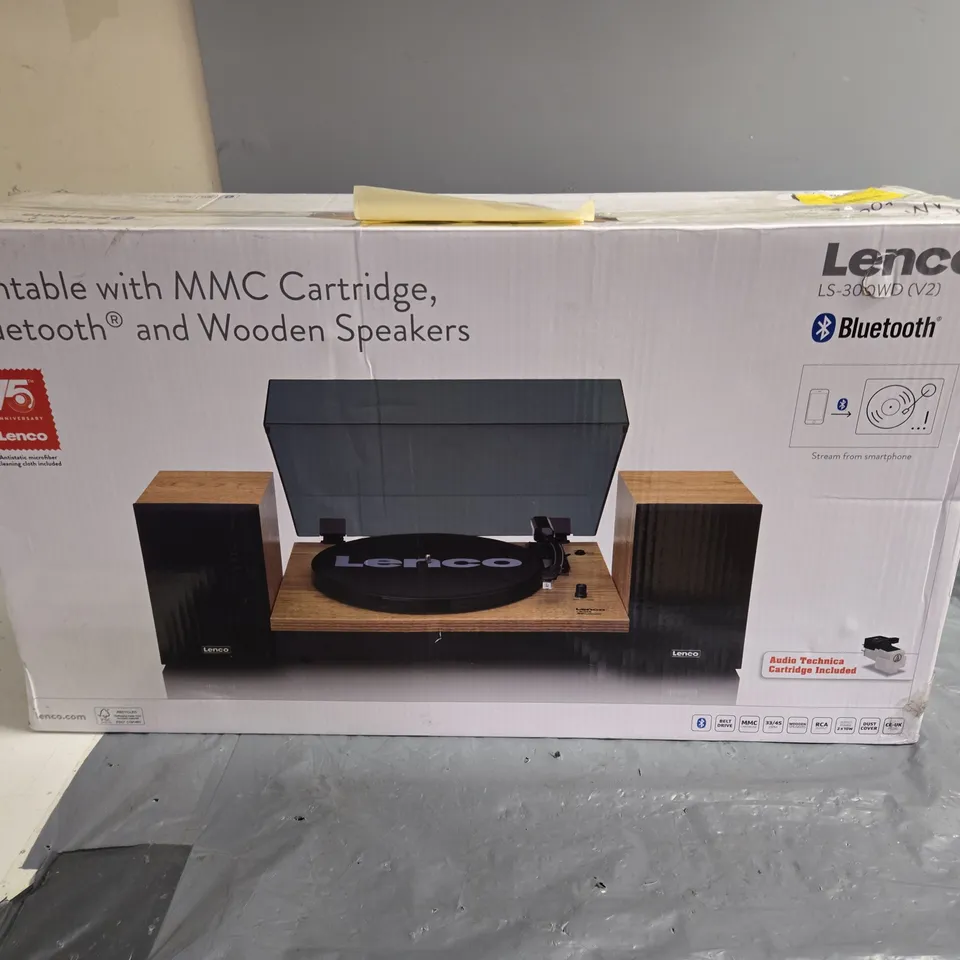 LENCO LS-300WD TURNTABLE WITH MMC CARTRIDGE BLUETOOTH AND WOODEN SPEAKERS