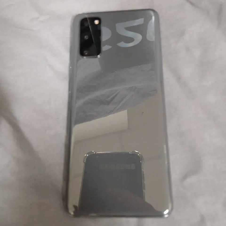 SAMSUNG GALAXY S20 SMARTPHONE – SM-G980F/DS – BOXED WITH USB-C CABLE