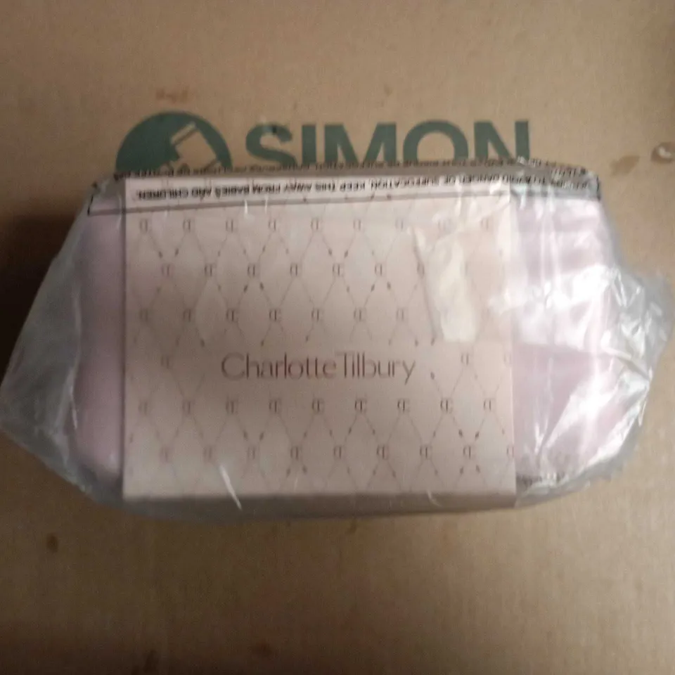 CHARLOTTE TILBURY PILLOW TALK MAKEUP BAG – BOXED