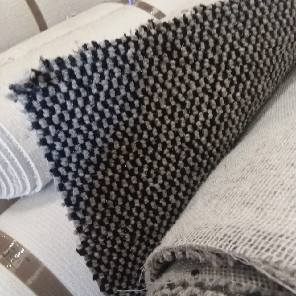 ROLL OF QUALITY LAKELAND HRD SCAFELL CARPET // APPROX SIZE: 9.39 x 4m