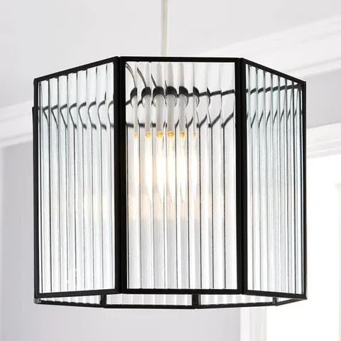 BOXED VOSS EASY FIT PENDANT SHADE