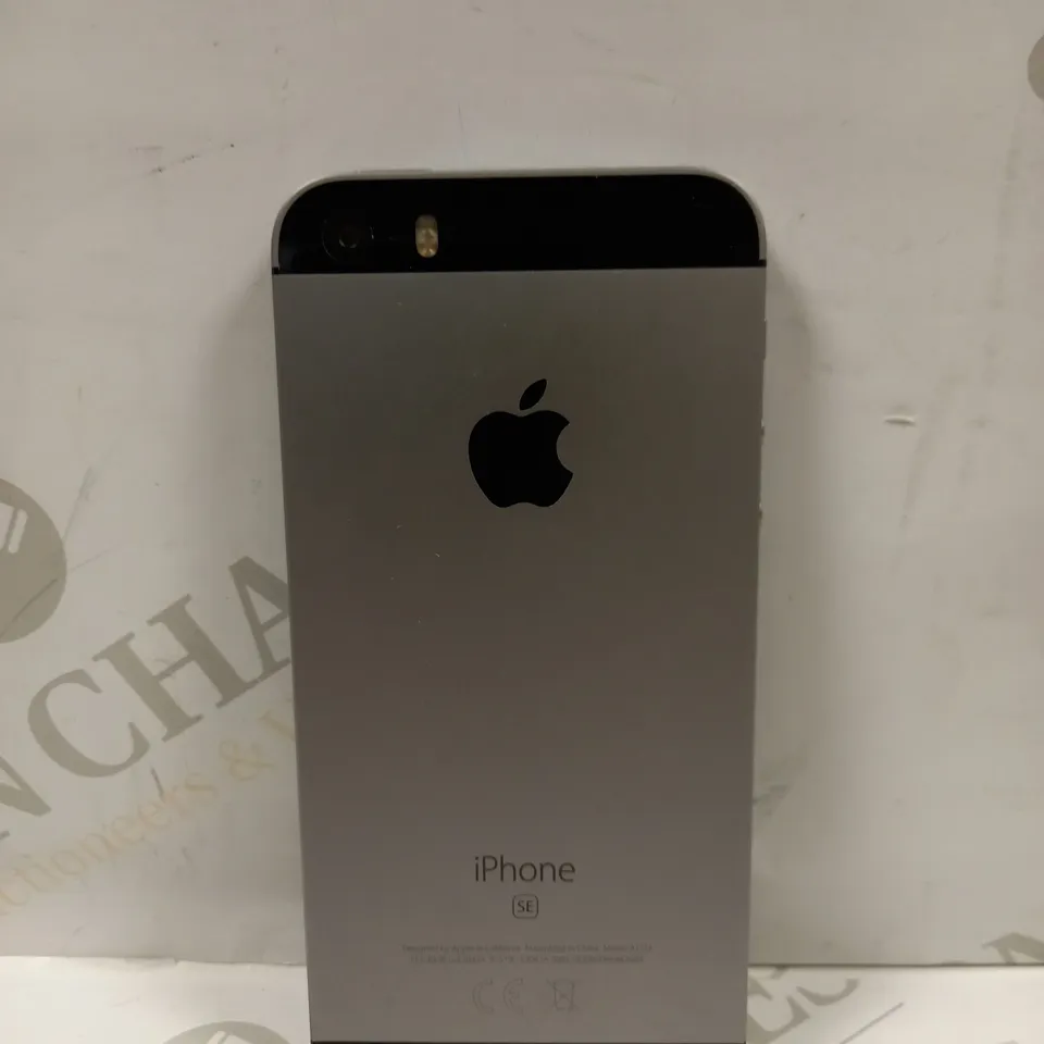 APPLE IPHONE SE (1ST GENERATION) - SILVER 