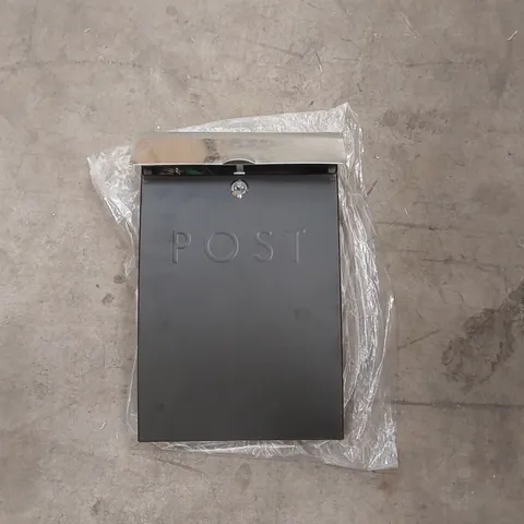 BAGGED LOCKING POST BOX