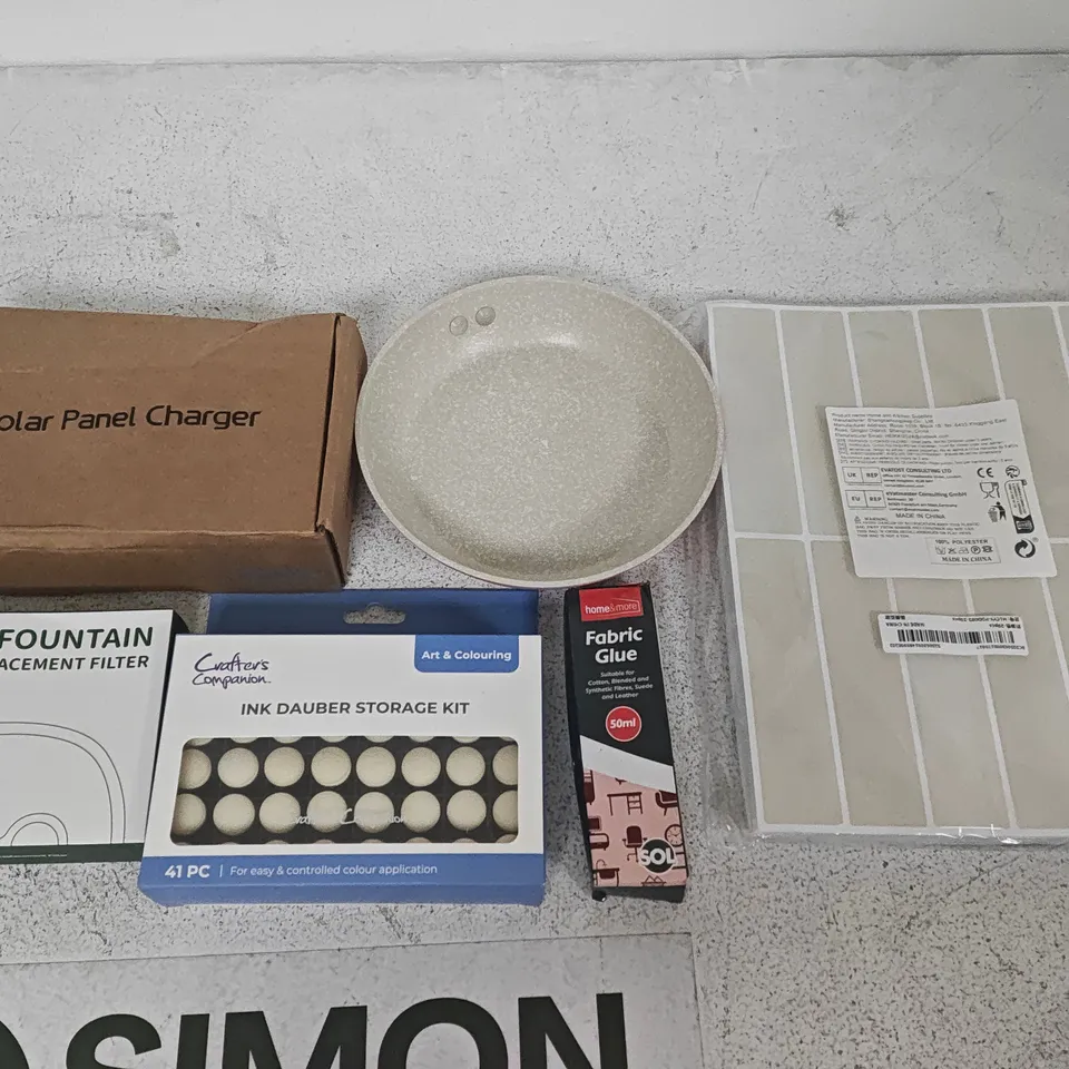LOT OF APPROXIMATELY 20 ASSORTED HOUSEHOLD ITEMS TO INCLUDE INK DAUBER STORAGE, SOLAR PANEL CHARGER AND FABRIC GLUE
