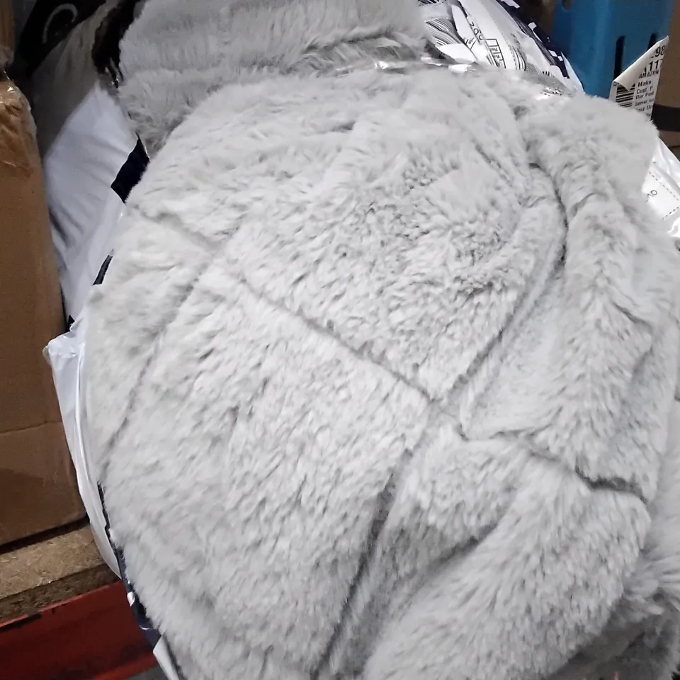 COZEE HOME FAUX FUR DUVET SET SILVER GREY KINGSIZE 