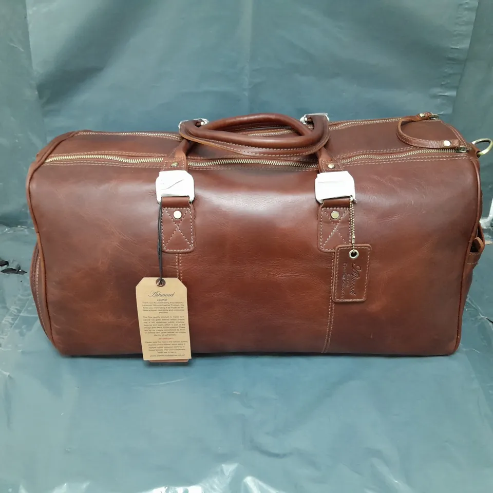 ASHWOOD LEATHER CHESTNUT BARREL BAG 