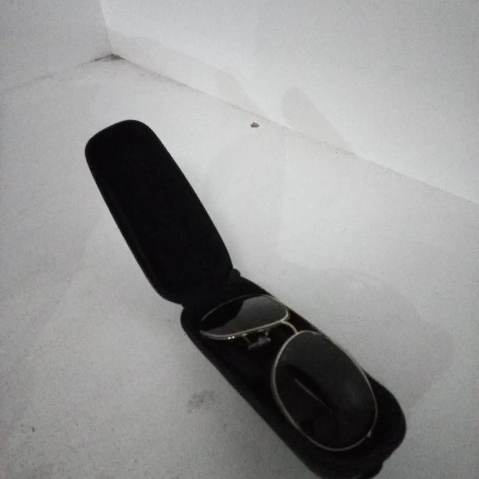 POLICE SUNGLASSES – BLACK CASE