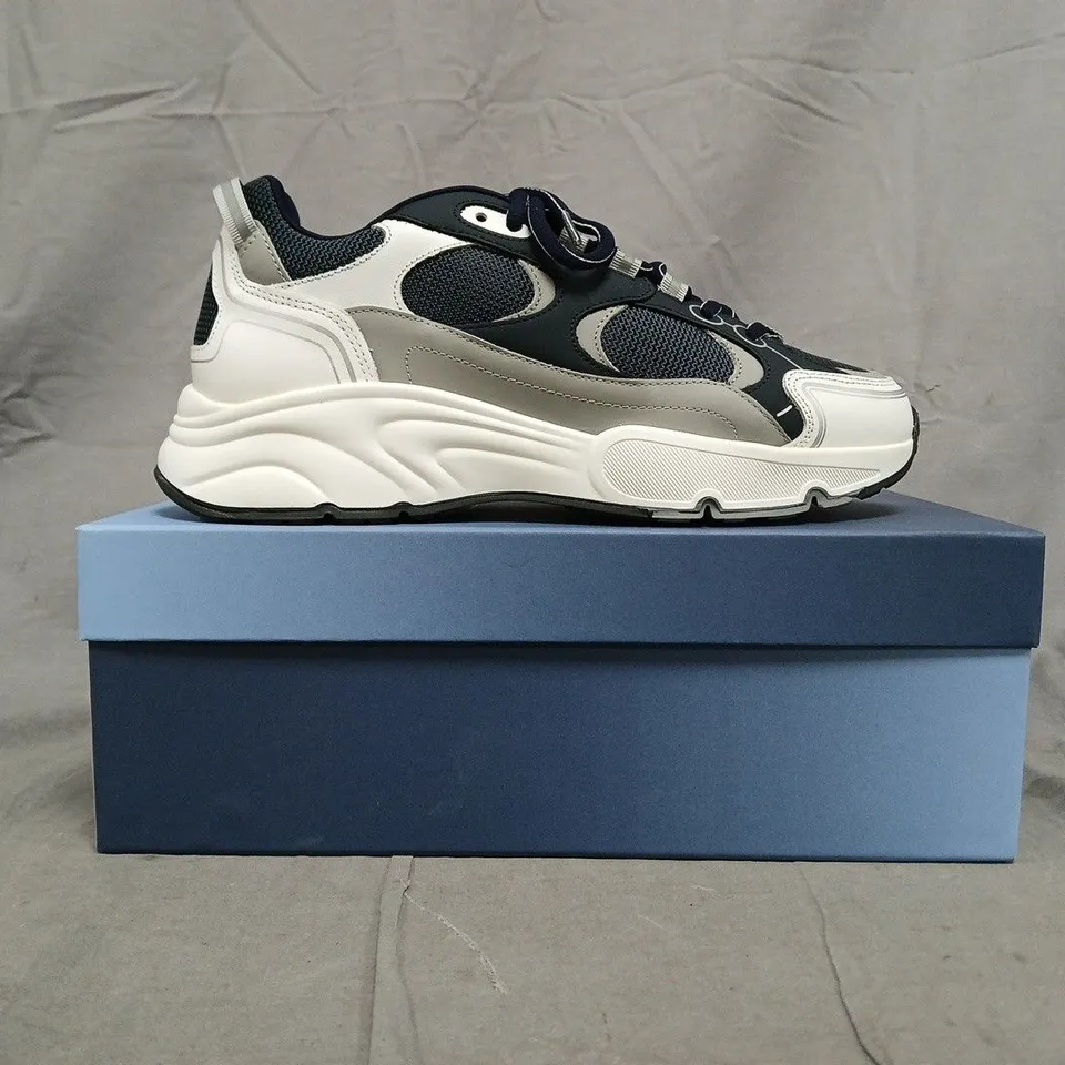 BOXED PAIR OF CLEENS PULSE RUNNER TRAINERS IN MIDNIGHT/WHITE SIZE UK 9