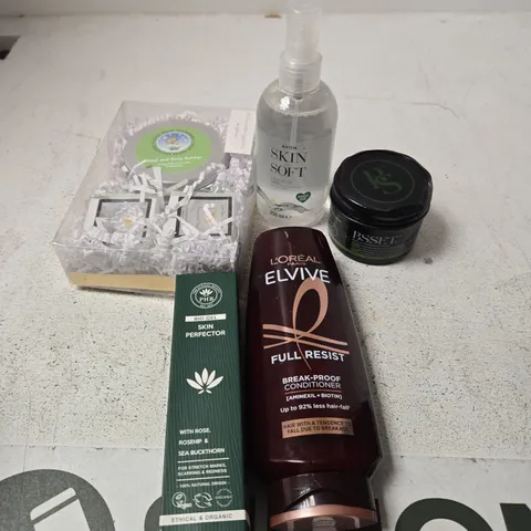 APPROXIMATELY 15 ASSORTED HEALTH & BEAUTY PRODUCTS TO INCLUDE SKIN SPRAY, CONDITIONER, SKIN PERFECTOR ETC