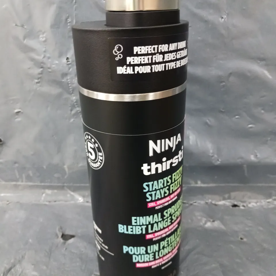 NINJA THIRSTI DRINKS CONTAINER IN BLACK - 530ML	