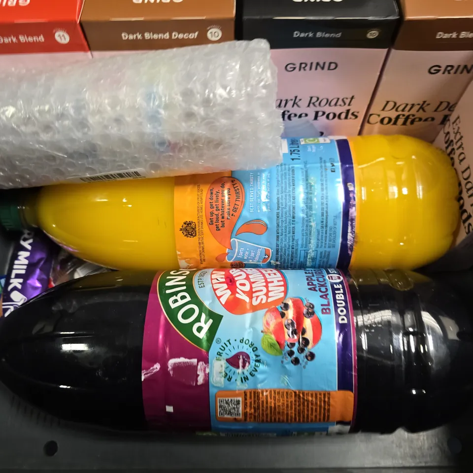 APPROXIMATELY 8 ASSORTED FOOD & DRINK ITEMS TO INCLUDE - DIET COKE , GRIND DARK BLEND ETC