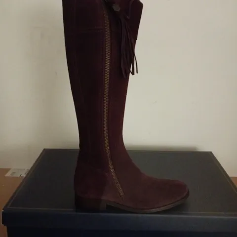 BOXED PAIR OF FAIRFAX & FAVOR WOMENS REGINA BOOTS IN PLUM SUEDE - UK 5