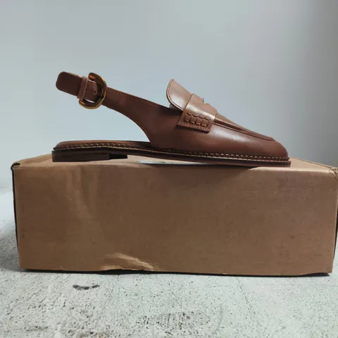 BOXED PAIR OF BODEN CLOSED TOE SLINGBACK SHOES IN TAN SIZE UK 38