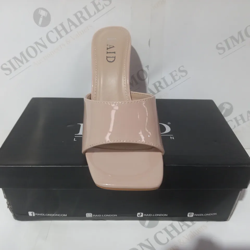 BOXED PAIR OF RAID LONDON BRIYA HEELED MULES IN BEIGE UK SIZE 3