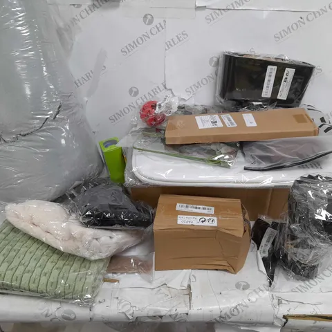 APPROXIMATELY 20 HOUSE HOLD ITEMS INCLUDING SOAP DISPENSER, HAND TOWELS