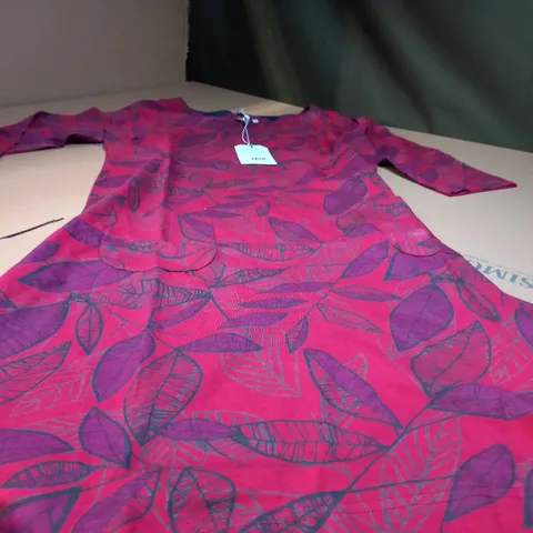 WEIRD FISH STARSHINE PRINTED JERSEY DRESS - SIZE 14