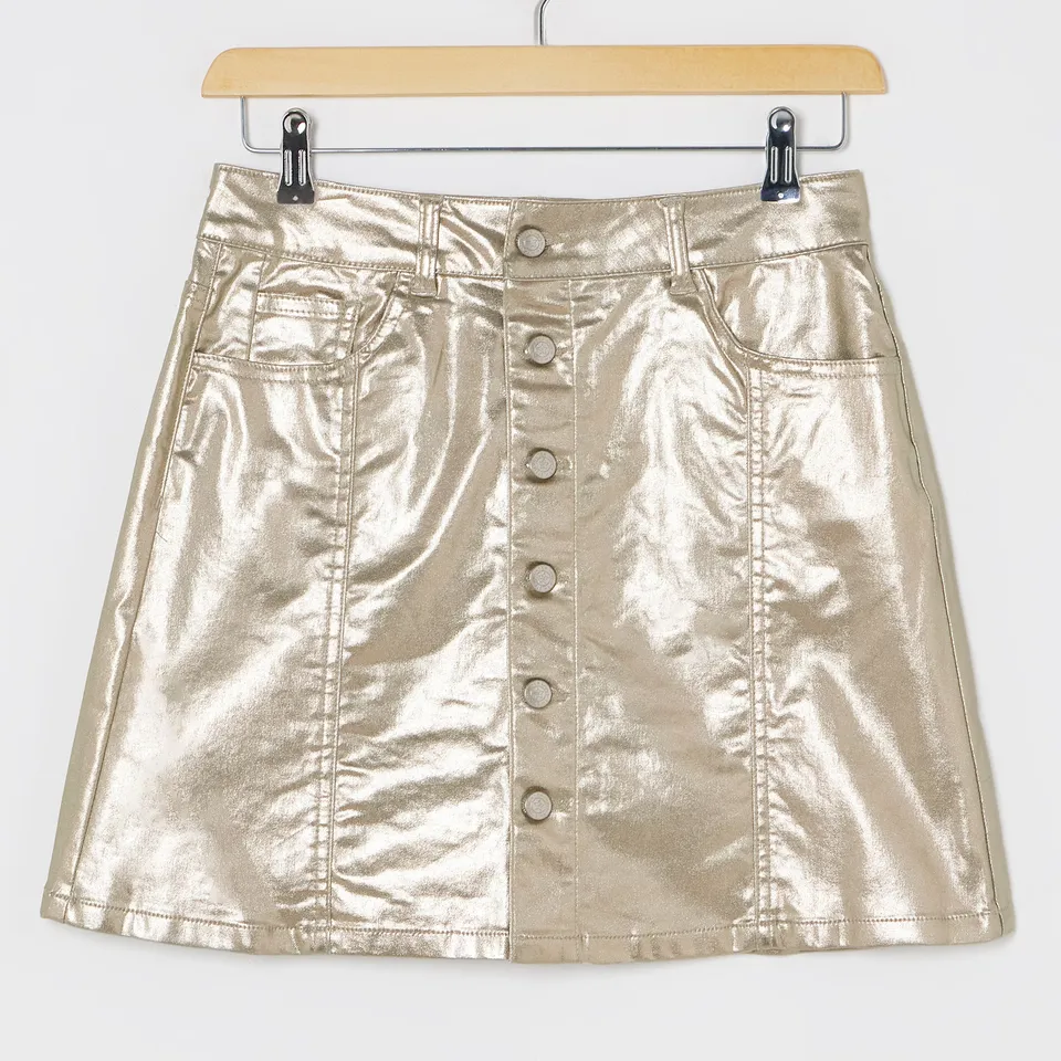 BOX CONTAINING APPROXIMATELY 21 BRAND NEW SIMPLY BE GOLD DENIM MINI SKIRTS - SIZE 24