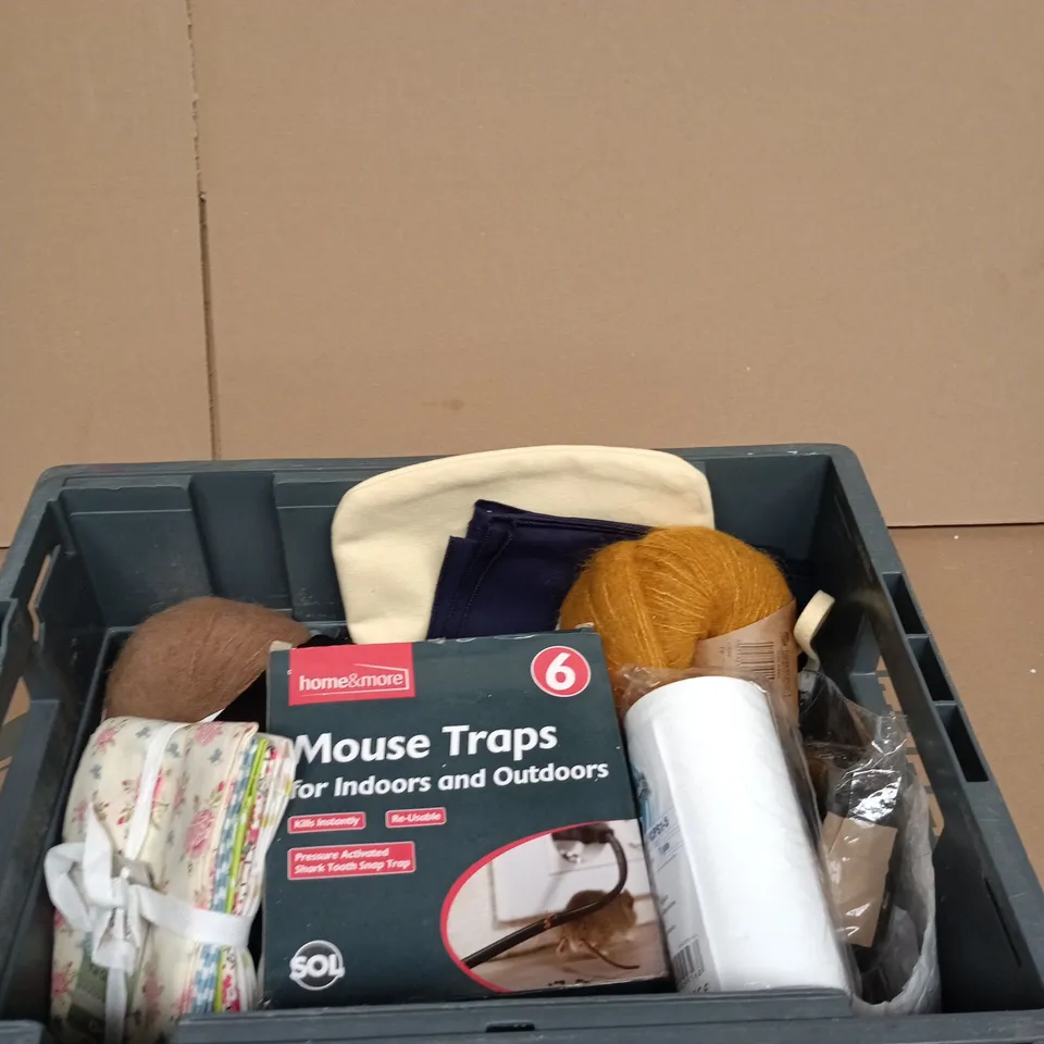 TOTE OF APPROXIMATELY 10 ASSORTED ITEMS INCLUDING AQUA FILTER SEDIMENT REMOVER, HOME&MORE MOUSE TRAPS AND DROPS BRUSHED ALPACA SILK