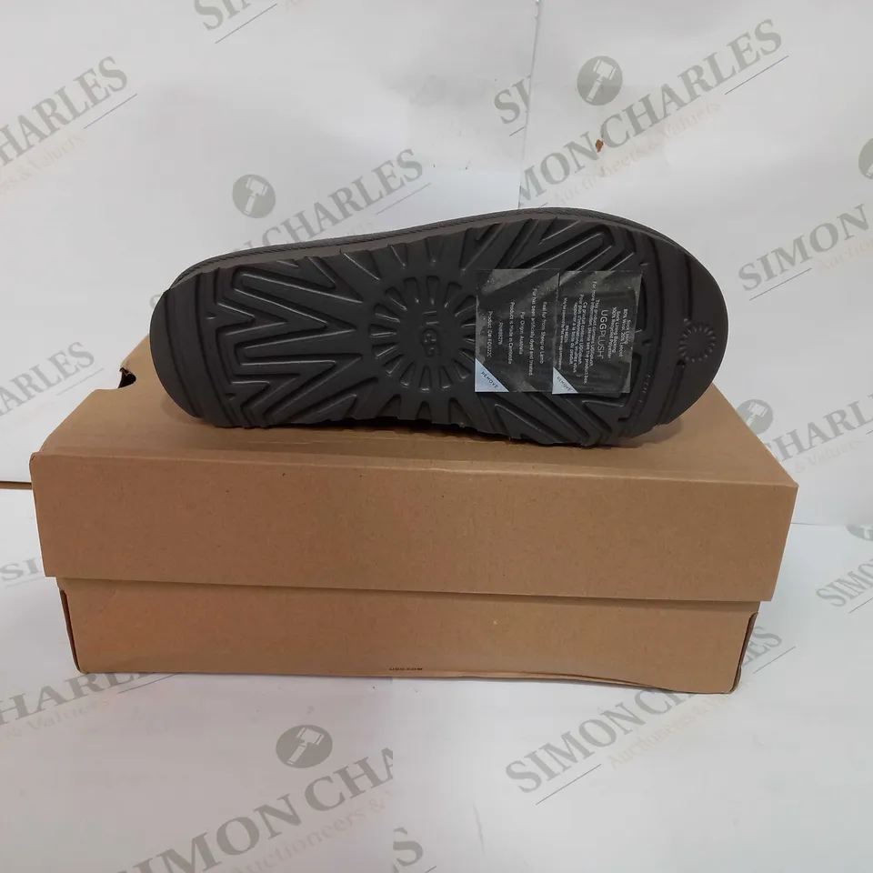 UGG BOOTS TASMAN - UK 4