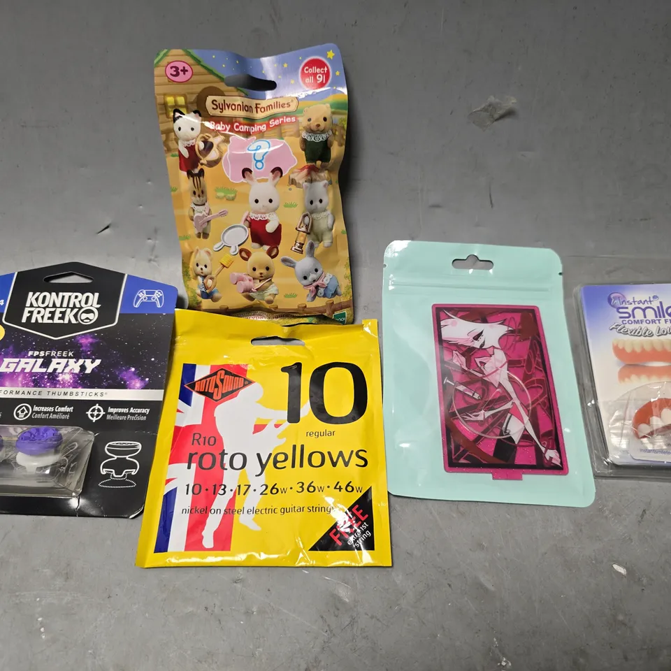 APPROXIMATELY 13 ASSORTED TOYS & GAMES TO INCLUDE - CONTROL FREEK THUMBSTICKS , SYLVANIAN FAMILIES BABY CAMPING SERIES , R10 ROTO YELLOWS ETC