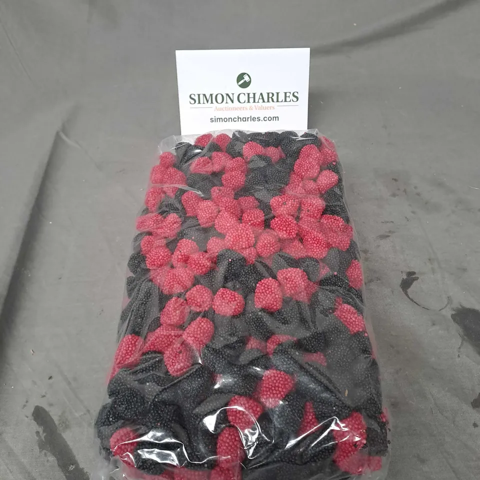 SEALED P&M BERRIES SWEETS 3250G