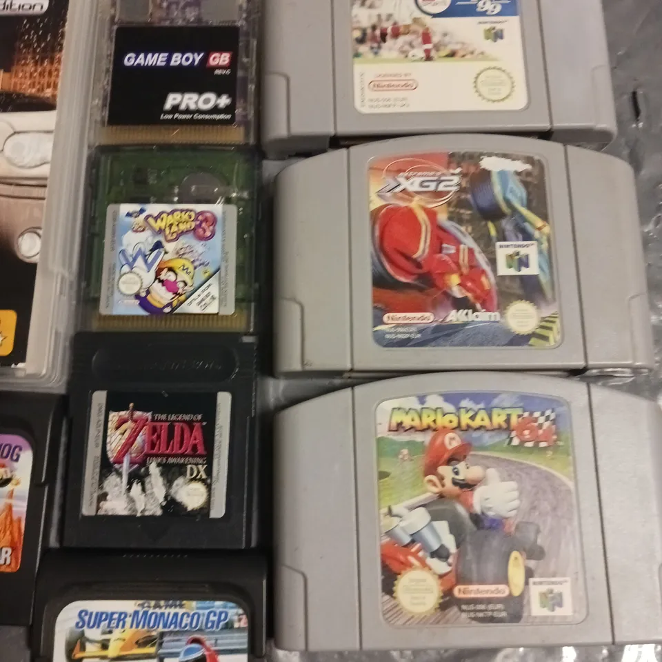 LOT OF 11 ASSORTED GAMING ITEMS TO INCLUDE ZELDA LINKS AWAKENING FOR GAMEBOY, MARIO KART 64 AND MIDNIGHT CLUB FOR PSP