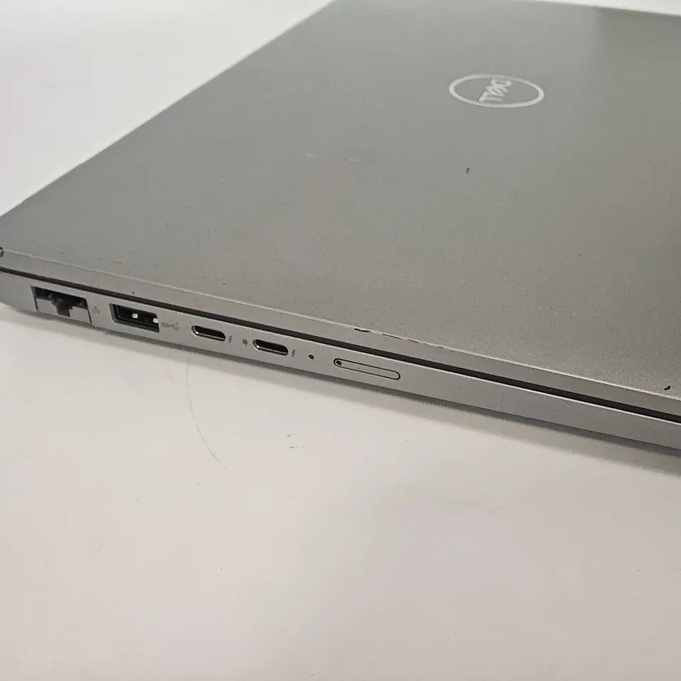 UNBOXED DELL LATITUDE 5450 LAPTOP IN SILVER - P165G