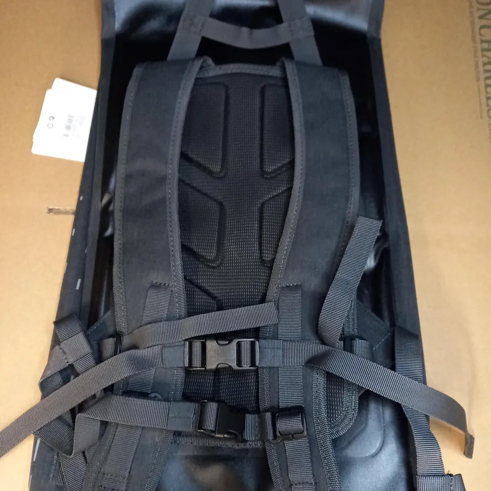 ALTURA URBAN COLLECTION THUNDERSTORM BACKPACK