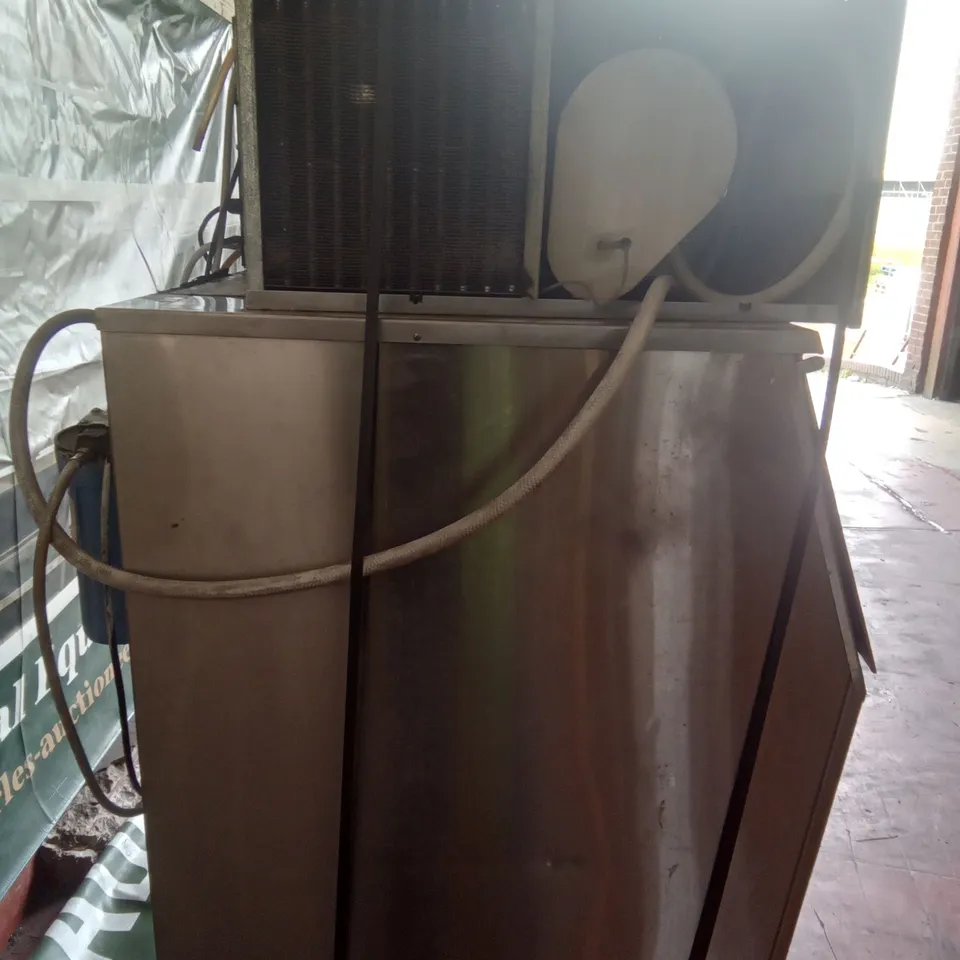 COMMERCIAL FOLLETT ICE MAKER WITH VENTILATION 