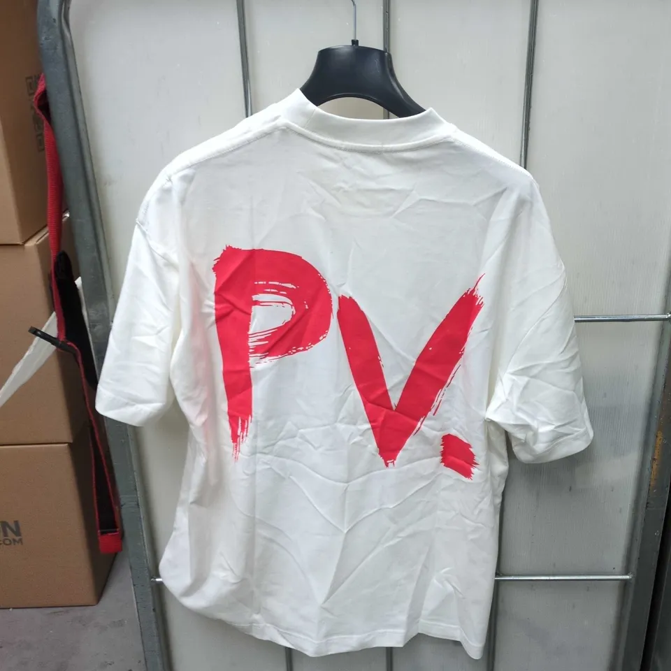 PRIMULAVERI WHITE T-SHIRT WITH RED PV BACK GRAPHIC AND FRONT LOGO