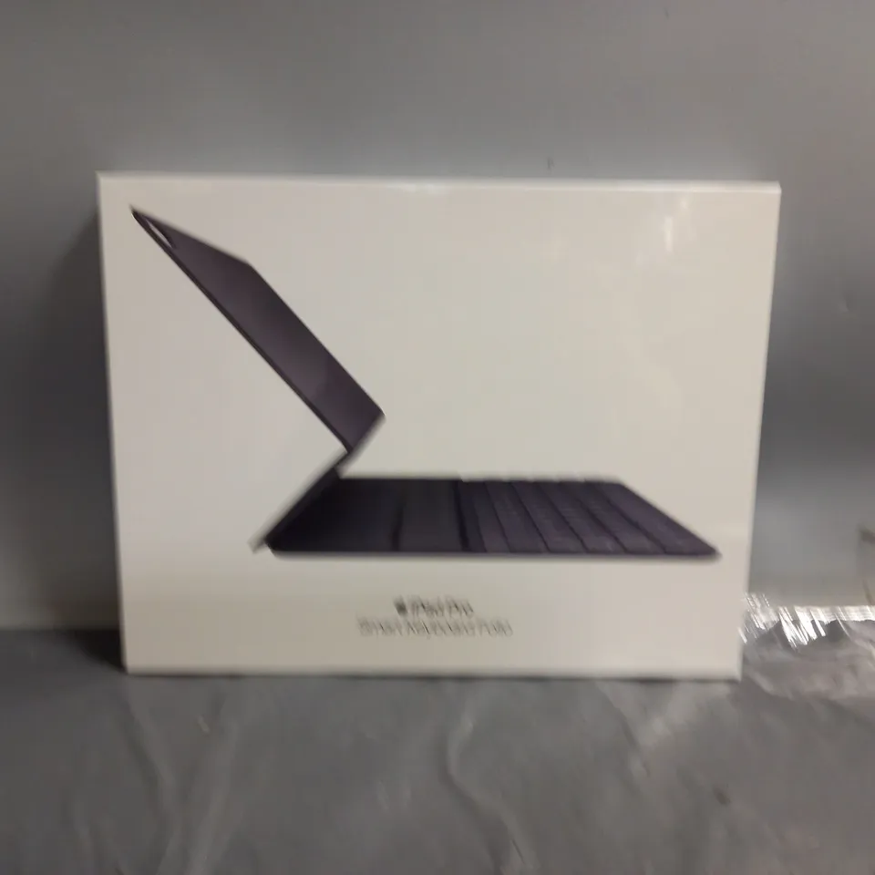 SEALED IPAD PRO SMART KEYBOARD FOLIO 