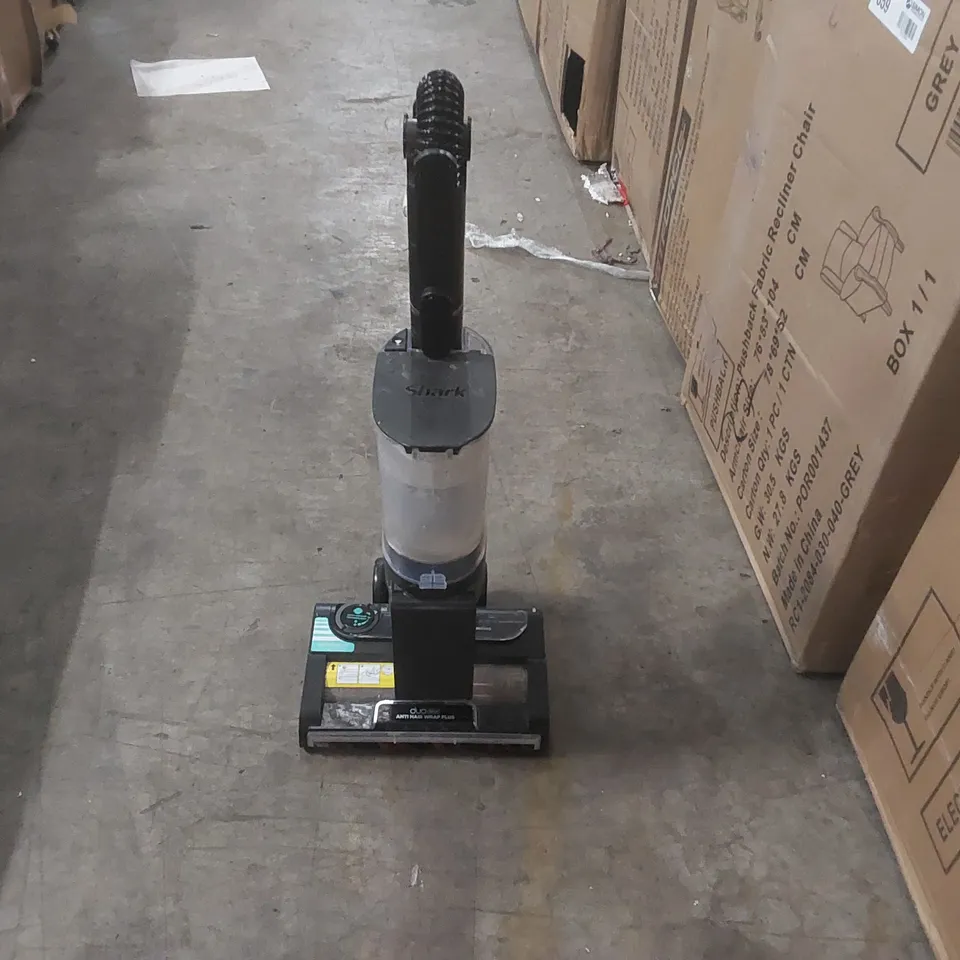 SHARK CORDLESS STICK VACUUM