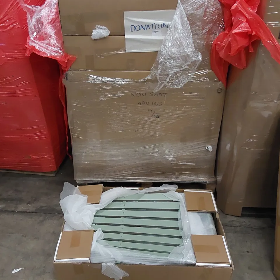 PALLET CONTAINING A LARGE NUMBER OF BOXED VONHAUS ADIRONDACK OUTDOOR CHAIRS - SAGE GREEN 