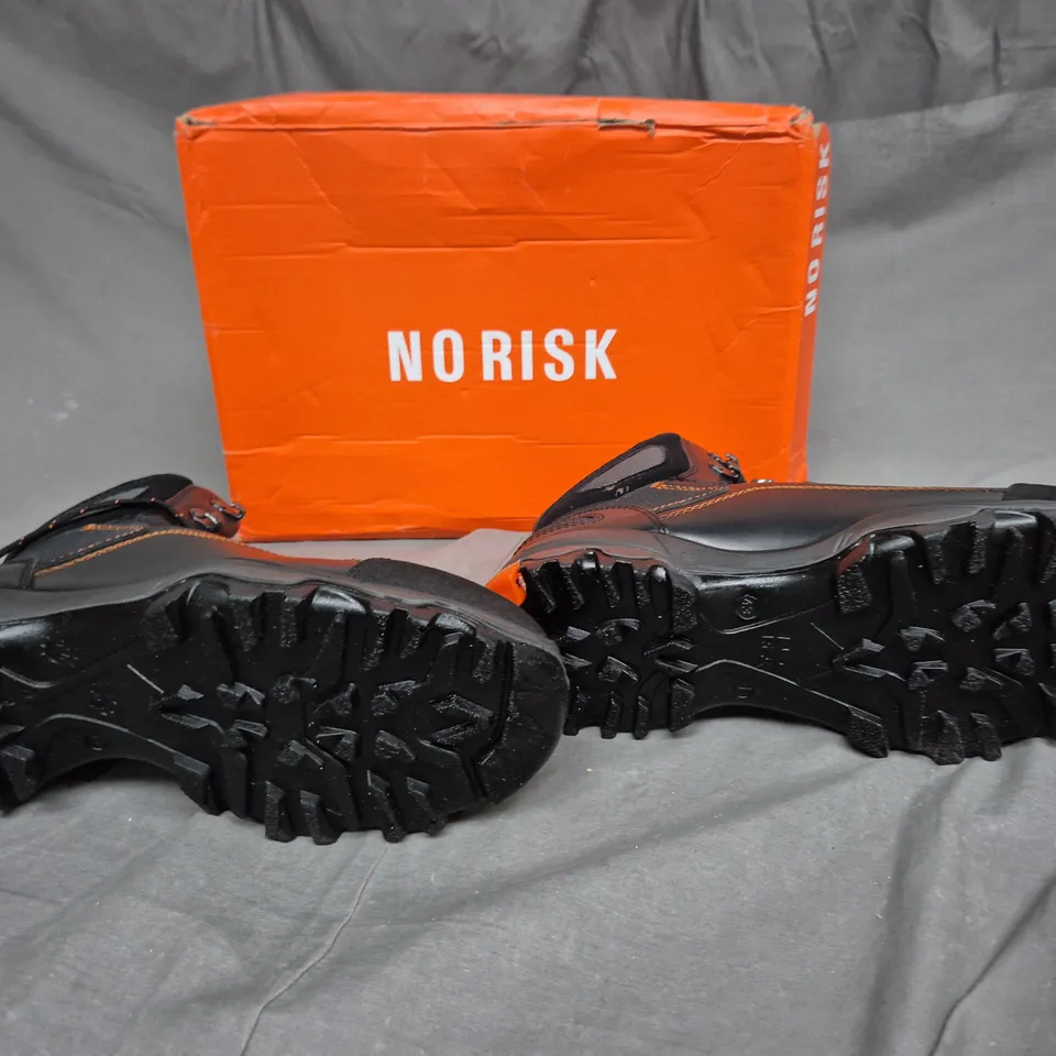 BOXED PAIR OF NO RISK APOLLO BLACK SIZE 9 