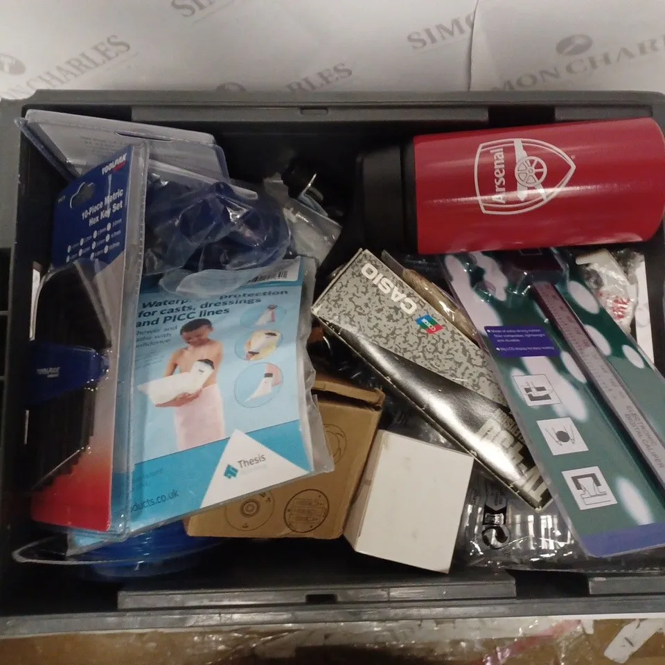 APPROXIMATELY 15 HOUSEHOLD ITEMS TO CONTAIN ARSENAL WATER BOTTLE, TRIMMER LINE, INDUCTIVE CHARGING BASE ETC 