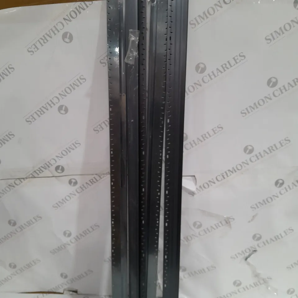 APPROX OF 4 DOOR AND CARPET GRIPPERS