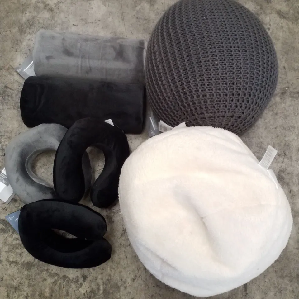 PALLET CONTAINING ASSORTED BEAN BAGS, NECK TRAVEL PILLOWS & LUMBAR SUPPORT PILLOWS