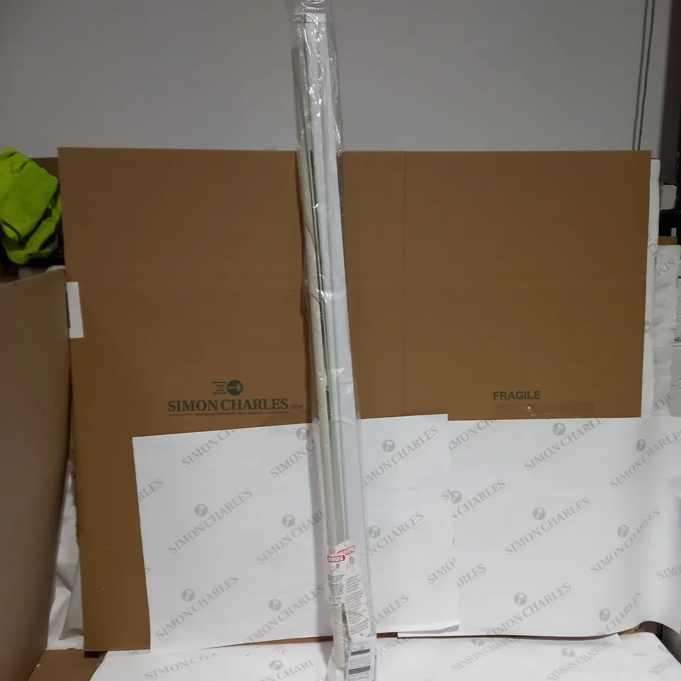 WHITE ROLLER BLIND COLLECTION ONLY