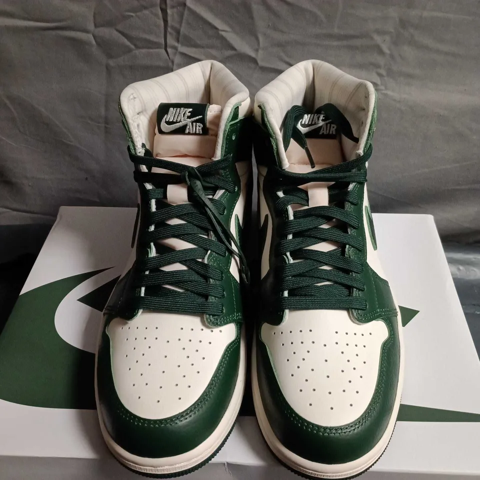 BOXED PAIR OF NIKE AIR JORDAN 1 HIGH OG - UK SIZE 8