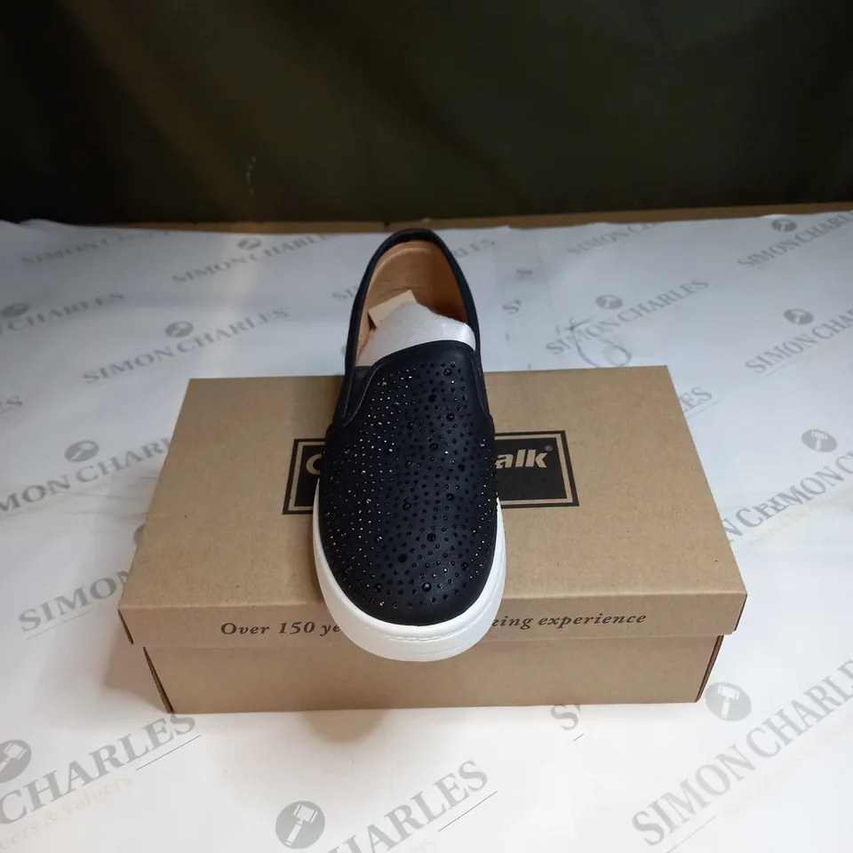 BOXED PAIR OF CUSHION WALK BLACK STUDDED SHOES - SIZE 6