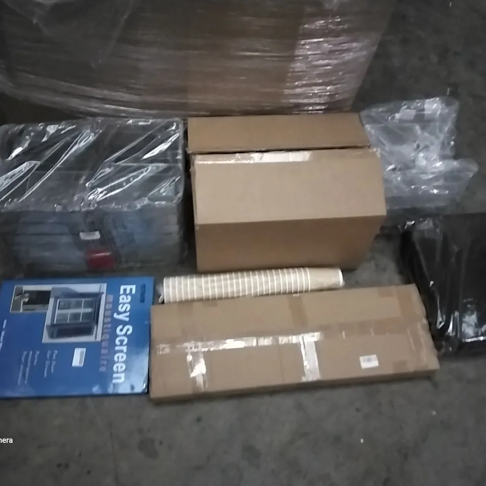 PALLET OF ASSORTED ITEMS INCLUDING M-DESIGN CLEAR STORAGE TUBS, EASY SCREEN MOUSTIQUAIRE, 25 STACK COFFEE CUPS, M-DESIGN FRONT DIP BIN, ALCTRON ISOLATORS FOR MONITOR SPEAKERS 