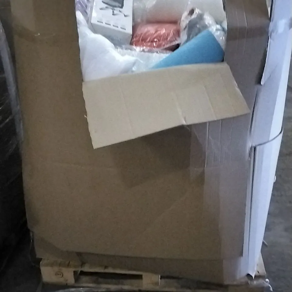 PALLET OF ASSORTED HOUSEHOLD GOODS TO INCLUDE NECK PILLOW, SNAKE TEDDY, AND SEAT CUSHION ETC.