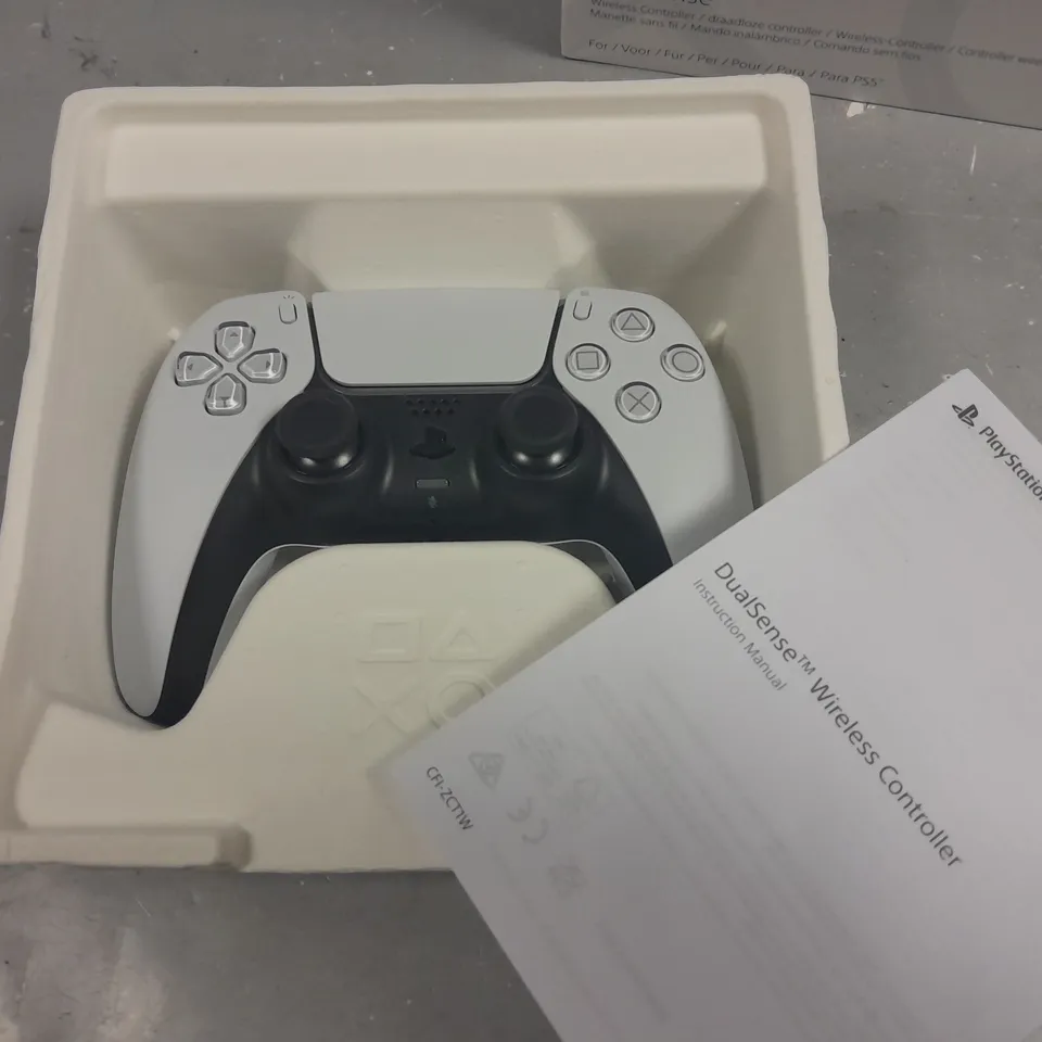 BOXED SONY PLAYSTATION DUALSENSE WIRELESS CONTROLLER