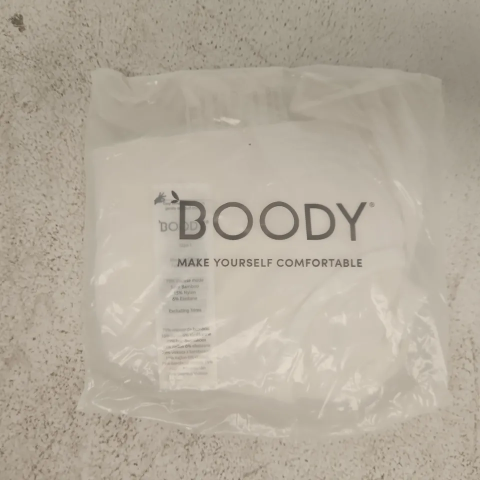 BAGGED BOODY SEAMFREE CROP BRA IN WHITE SIZE LARGE