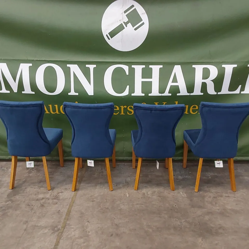 SET OF 4 BEWLEY BLUE VELVET BUTTON BACK DINING CHAIRS WITH OAK LEGS 