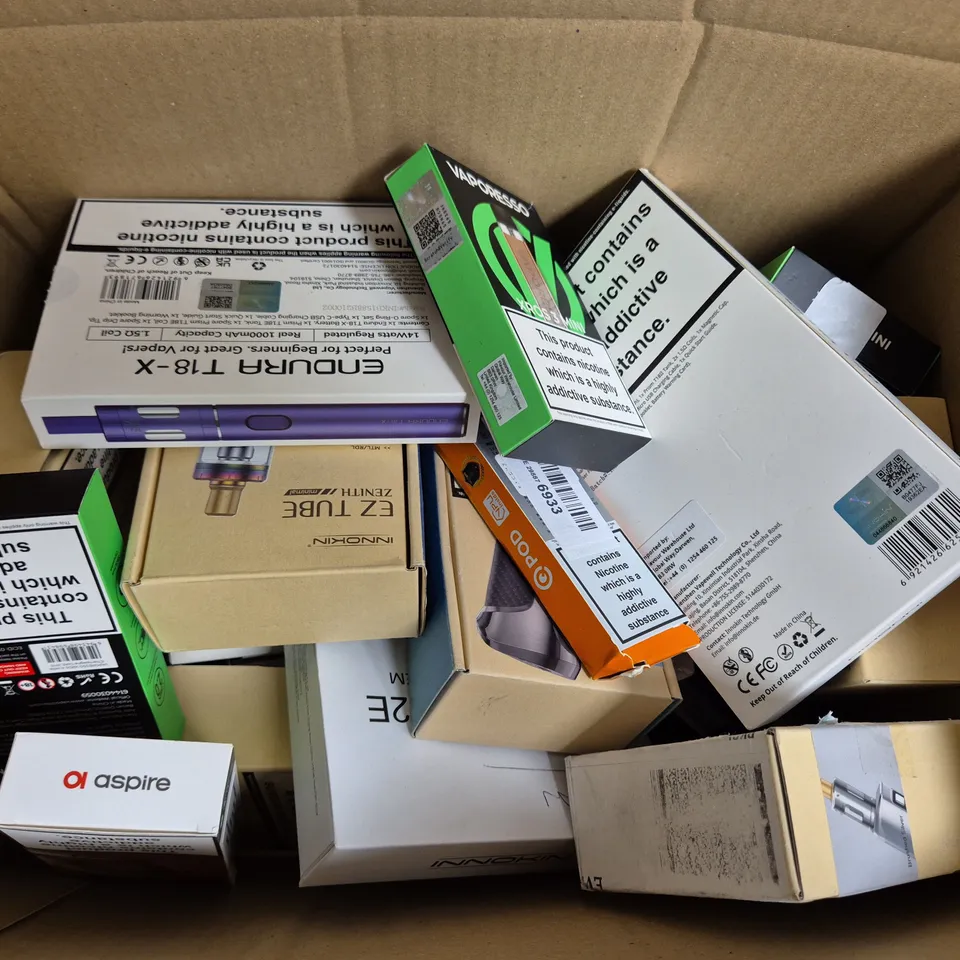 APPROXIMATELY 22 ASSORTED VAPE & E-CIGARETTE PRODUCTS TO INCLUDE INNOKIN KROMA 217, ASPIRE GOTEK, VAPORESSO XROS 4 MINI, ETC