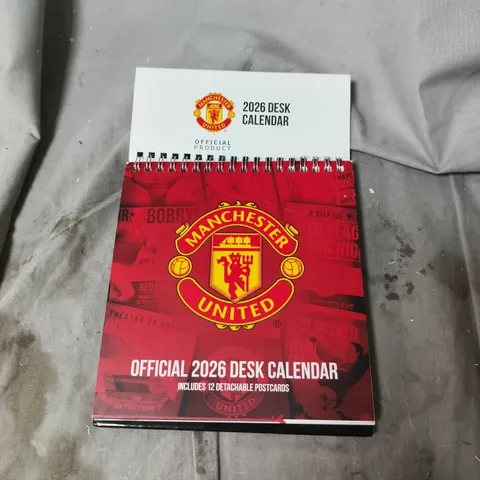 MANCHESTER UNITED OFFICIAL 2026 DESK CALENDAR WITH 12 DETACHABLE POSTCARDS