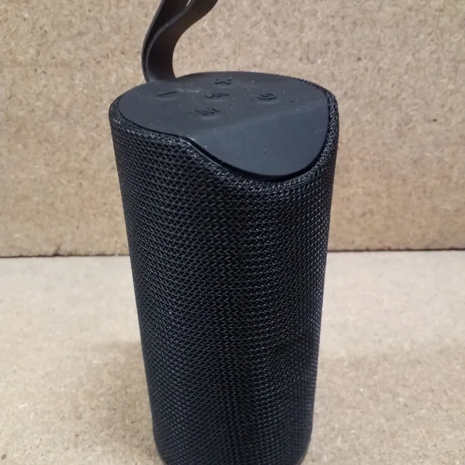 BOXED PORTABLE WIRELESS SPEAKER 