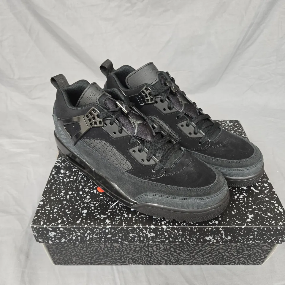 AIR JORDAN 4 RETRO BLACK SNEAKERS – BOXED (UK SIZE 10.5)