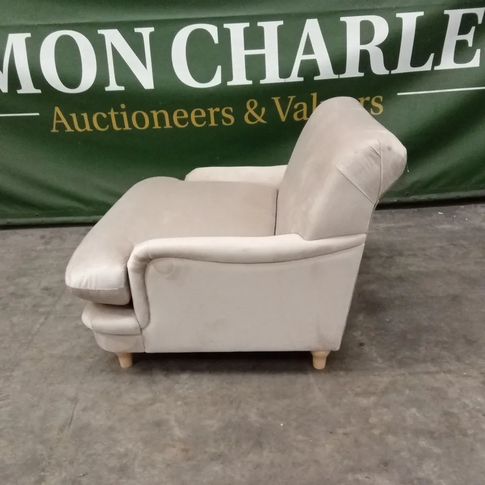 LPD HOME PLUMPTON CHAIR, BEIGE VELVET